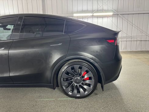 Used 2024 Tesla Model Y Performance AWD/4WD image 12