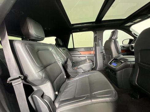 Used 2024 Lincoln Navigator Premiere image 23