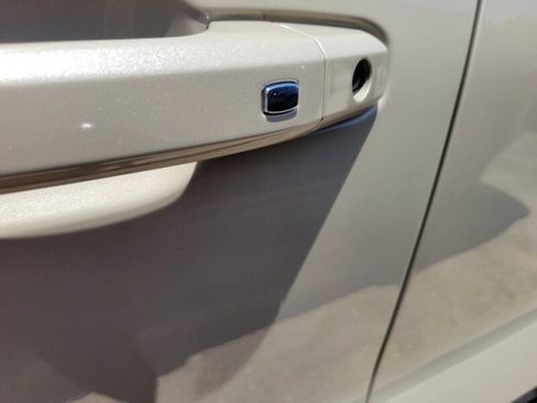 Used 2023 Chevrolet Colorado Z71 w/ Z71 Convenience Package 2 image 7