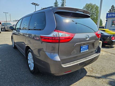 Used 2017 Toyota Sienna XLE w/ XLE Navigation Package AWD/4WD image 3