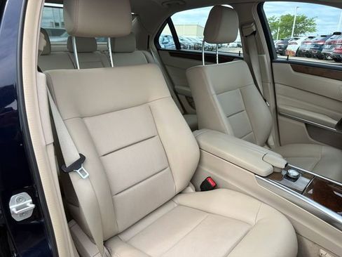 Used 2014 Mercedes-Benz E 350 4MATIC Sedan image 22