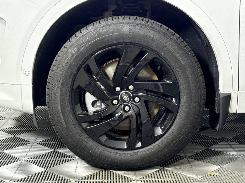 Certified 2025 Land Rover Discovery Sport S AWD/4WD image 13