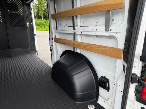 Used 2025 RAM ProMaster 2500 w/ U-Haul Equipment Group FWD image 9