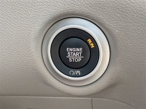 Used 2020 Chrysler Pacifica Touring-L Plus image 29