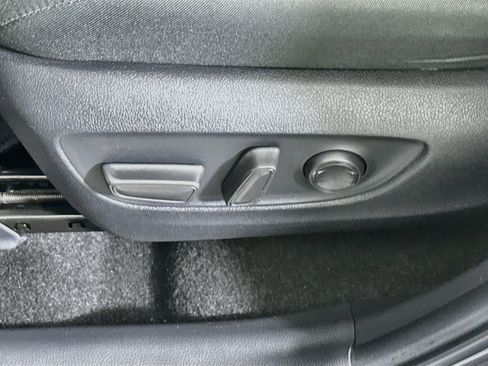 Used 2023 Toyota RAV4 XLE w/ Convenience Package FWD image 13
