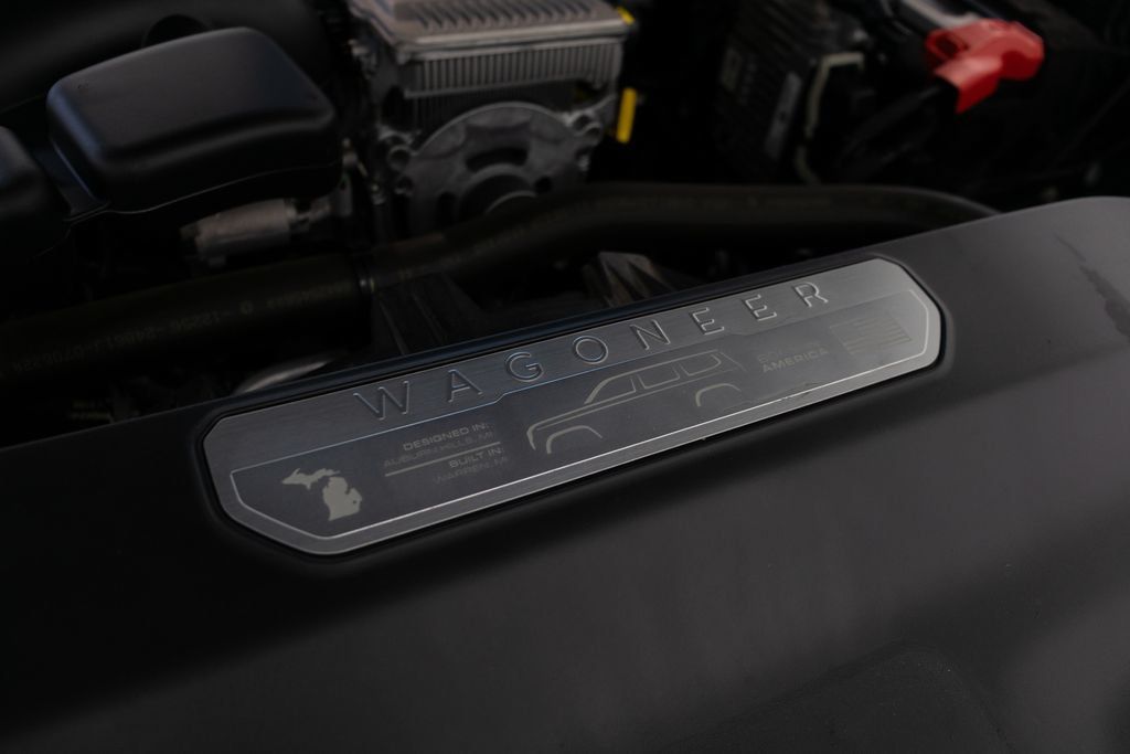 Used 2022 Jeep Wagoneer Series I AWD/4WD image 38