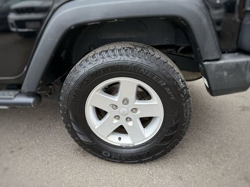 Used 2018 Jeep Wrangler Unlimited Sport S image 17