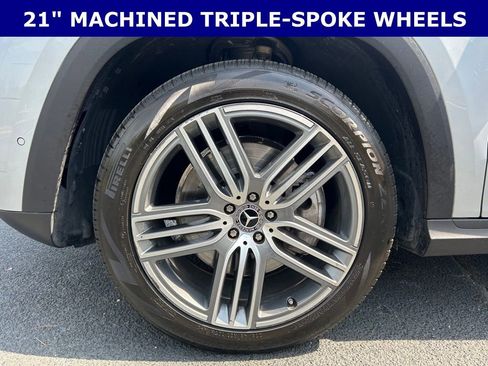 Used 2025 Mercedes-Benz GLS 450 4MATIC image 11