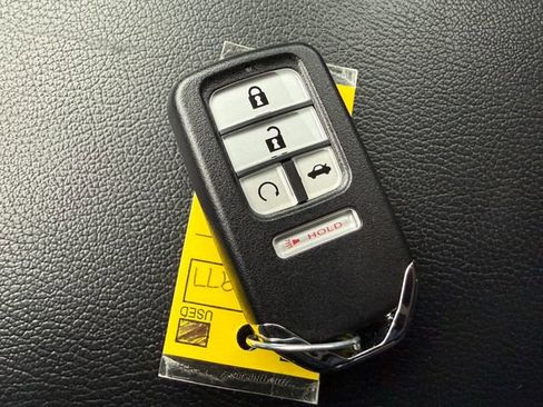 Used 2018 Honda Accord Touring image 35