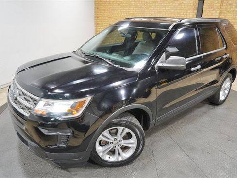 Used 2018 Ford Explorer FWD image 2