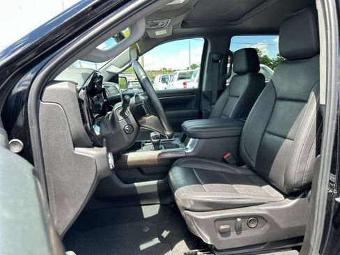 Used 2025 GMC Sierra 1500 SLT w/ SLT Premium Plus Package AWD/4WD image 29