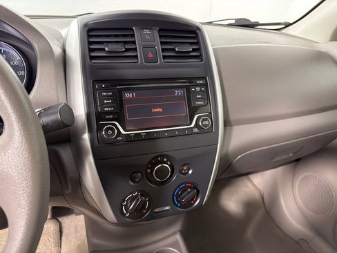 Used 2015 Nissan Versa SL image 16