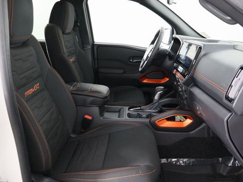 Used 2025 Nissan Frontier PRO-4X w/ Interior Protection Package image 19