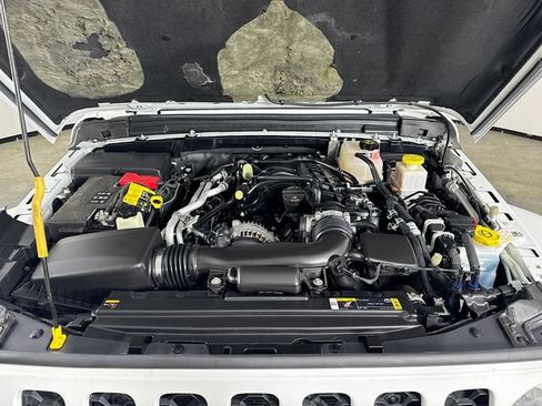 Used 2022 Jeep Gladiator Sport AWD/4WD image 32