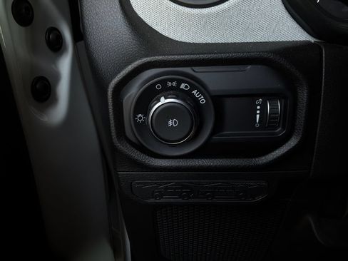Used 2025 Jeep Wrangler Unlimited Sport AWD/4WD image 18
