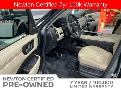 Used 2025 Nissan Armada Platinum Reserve AWD/4WD image 10