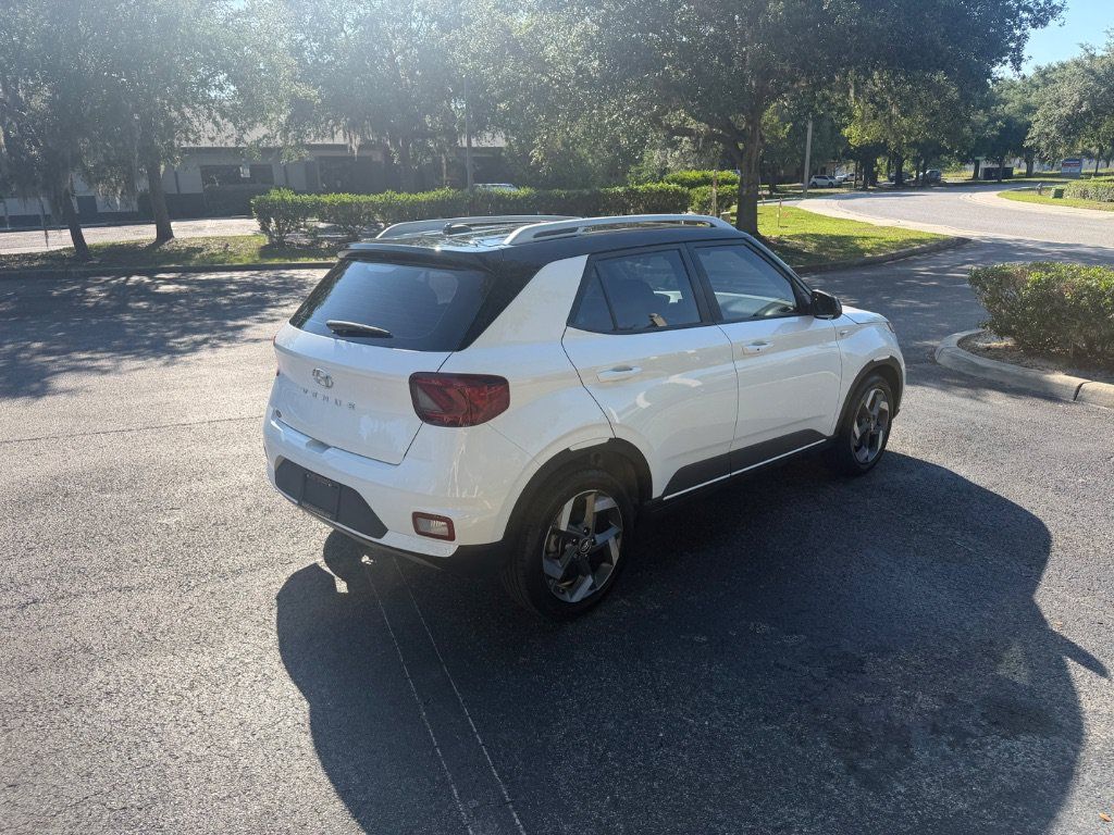Used 2024 Hyundai Venue Limited FWD image 8