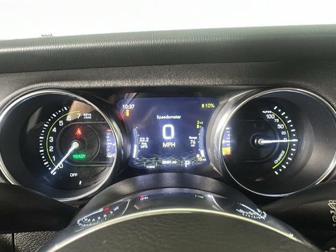 Used 2023 Jeep Wrangler Unlimited Sahara w/ Cold Weather Group AWD/4WD image 19