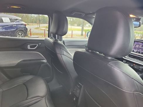 Used 2024 Jeep Compass Latitude w/ Altitude Special Edition AWD/4WD image 31