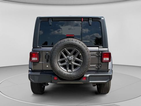 Used 2020 Jeep Wrangler Unlimited Sahara AWD/4WD image 4