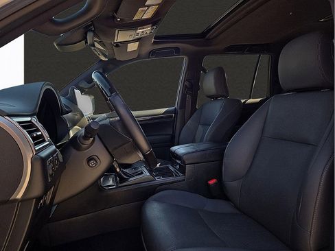 Used 2023 Lexus GX 460 Premium AWD/4WD image 13