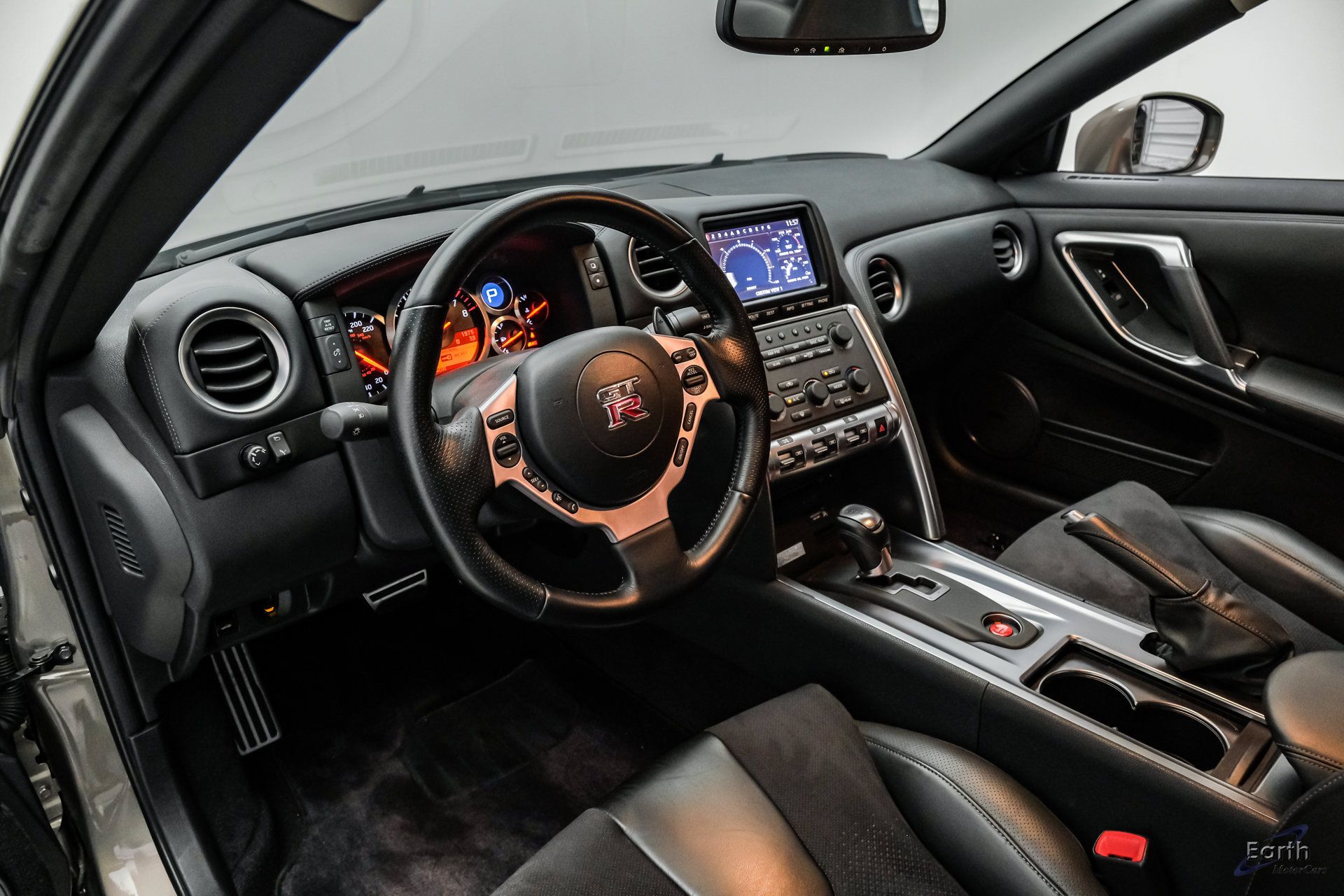 Used 2009 Nissan GT-R Premium AWD/4WD image 2
