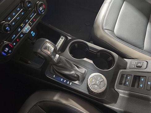 Used 2025 Ford Bronco Outer Banks AWD/4WD image 15