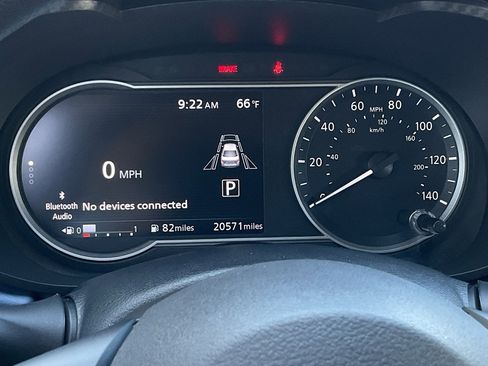 Used 2025 Nissan Versa SV image 21