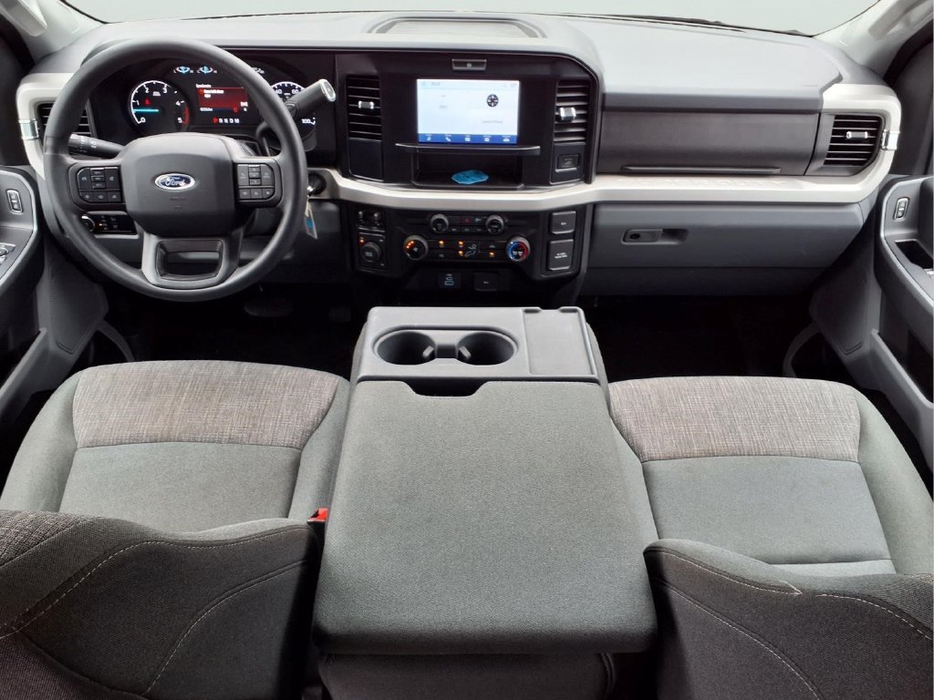 Used 2025 Ford F350 XLT AWD/4WD image 13