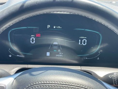 Used 2025 Kia Telluride S AWD/4WD image 11