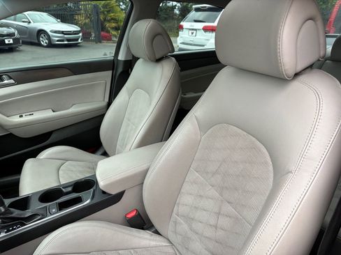 Used 2016 Hyundai Sonata Sport w/ Option Group 1V FWD image 9