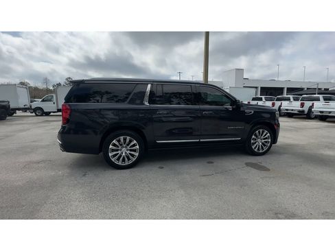 Certified 2023 GMC Yukon XL Denali w/ Denali Reserve Package image 9