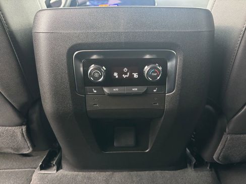 Certified 2025 Chevrolet Suburban LT w/ Comfort Package image 15