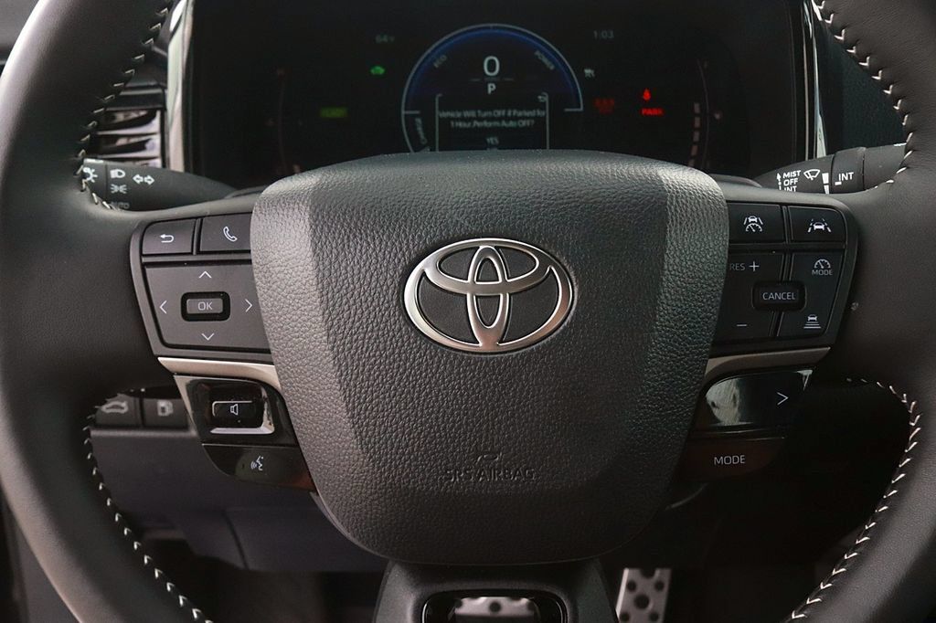 Used 2025 Toyota Camry SE FWD image 16