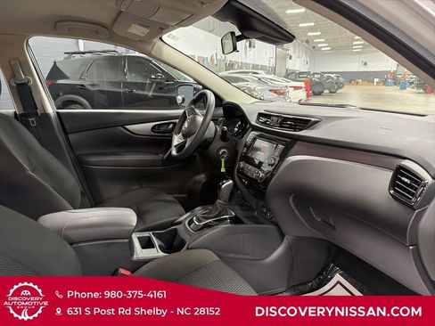 Certified 2021 Nissan Rogue Sport S image 38
