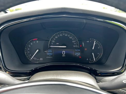 Used 2019 Cadillac XT5 FWD image 32