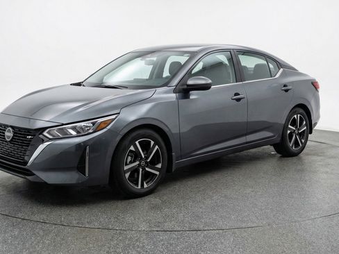 Used 2025 Nissan Sentra SV FWD image 3