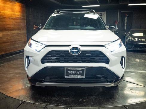 Used 2022 Toyota RAV4 XSE AWD/4WD image 4
