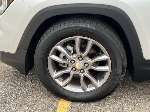 Used 2022 GMC Terrain SLT w/ Tech Package FWD image 25
