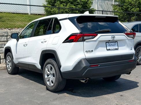 Used 2023 Toyota RAV4 LE AWD/4WD image 6