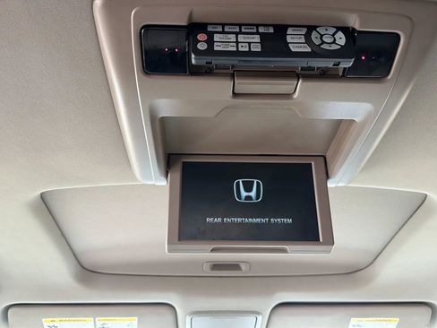 Used 2017 Honda Pilot Touring image 31