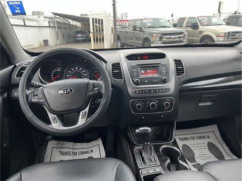 Used 2014 Kia Sorento LX image 13
