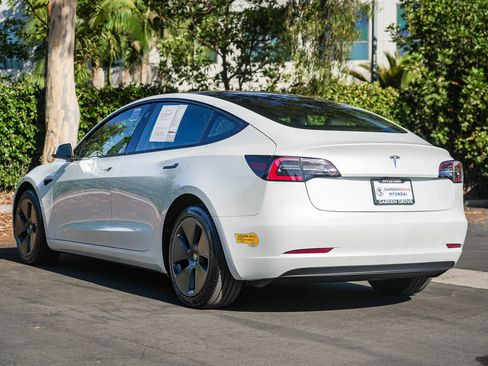 Used 2023 Tesla Model 3 Standard Range RWD image 8