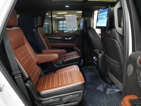 Used 2023 GMC Yukon Denali Ultimate image 35