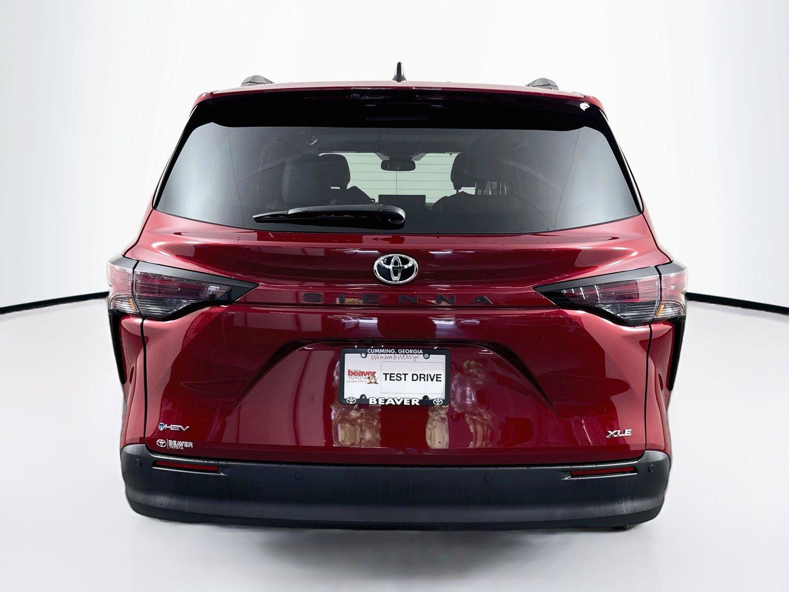 Certified 2026 Toyota Sienna XLE FWD image 12