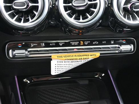 New 2024 Mercedes-Benz EQB 300 4MATIC image 16