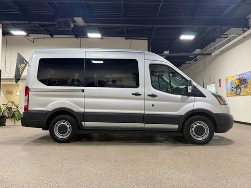 Used 2015 Ford Transit 150 XL RWD image 7