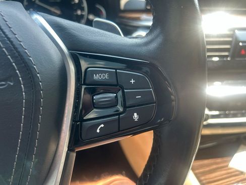 Used 2019 BMW 530i w/ Convenience Package RWD image 17