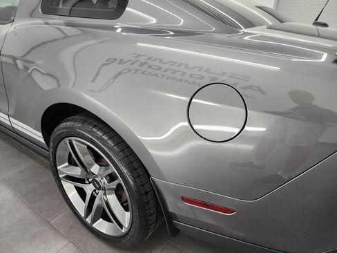 Used 2011 Ford Mustang Shelby GT500 RWD image 35