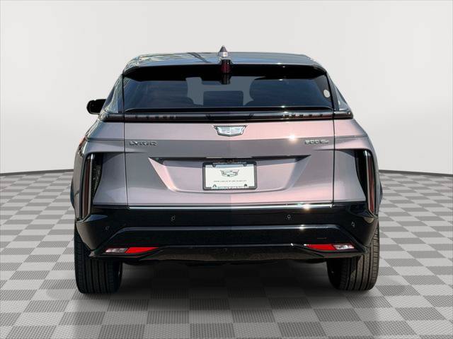 Used 2025 Cadillac Lyriq Luxury AWD/4WD image 6